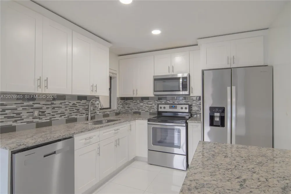3745 Cocoplum Cir #3561 Coconut Creek, FL 33063