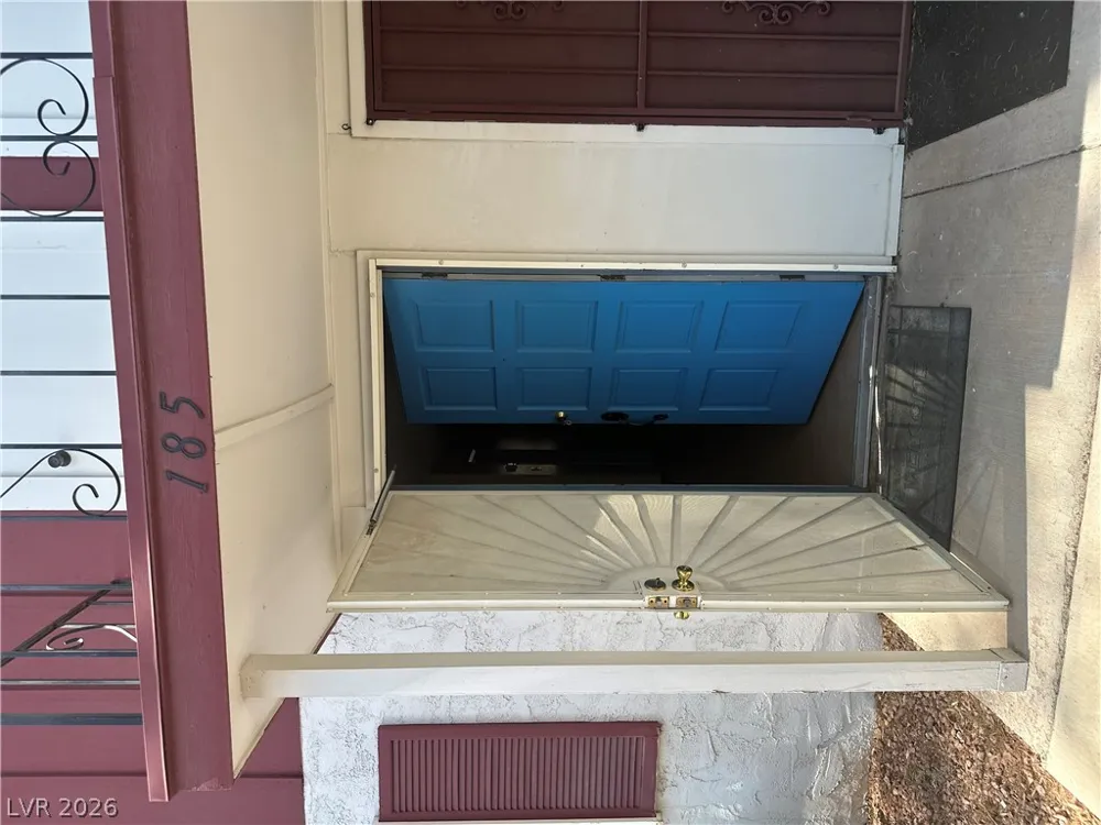 185 Pecos Way #6 Las Vegas, NV 89121