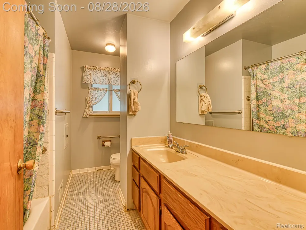 15681 Leader Street Taylor City, MI 48180