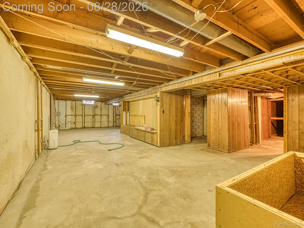 15681 Leader Street Taylor City, MI 48180