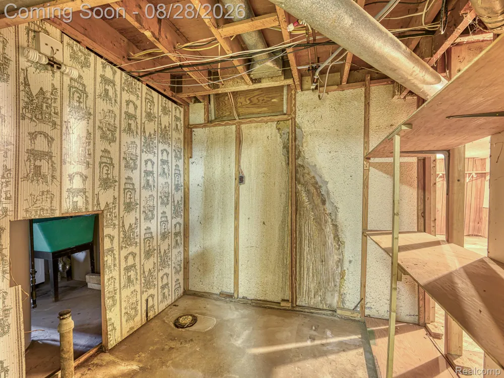 15681 Leader Street Taylor City, MI 48180