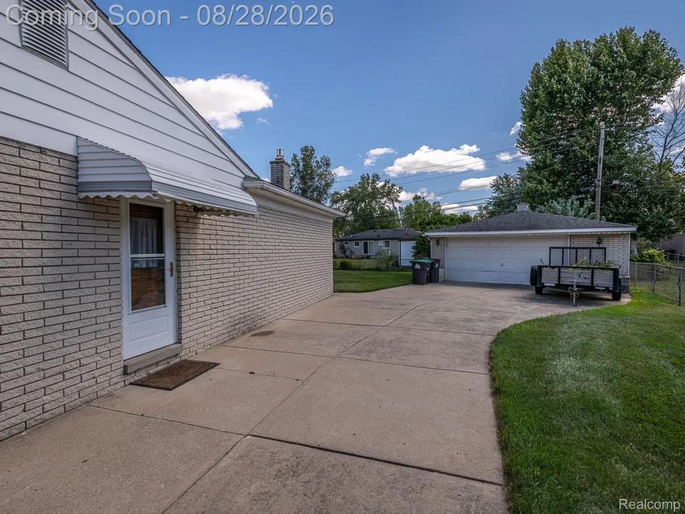 15681 Leader Street Taylor City, MI 48180