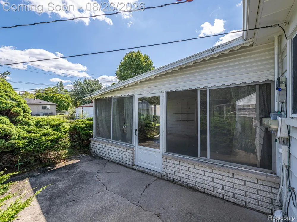 15681 Leader Street Taylor City, MI 48180