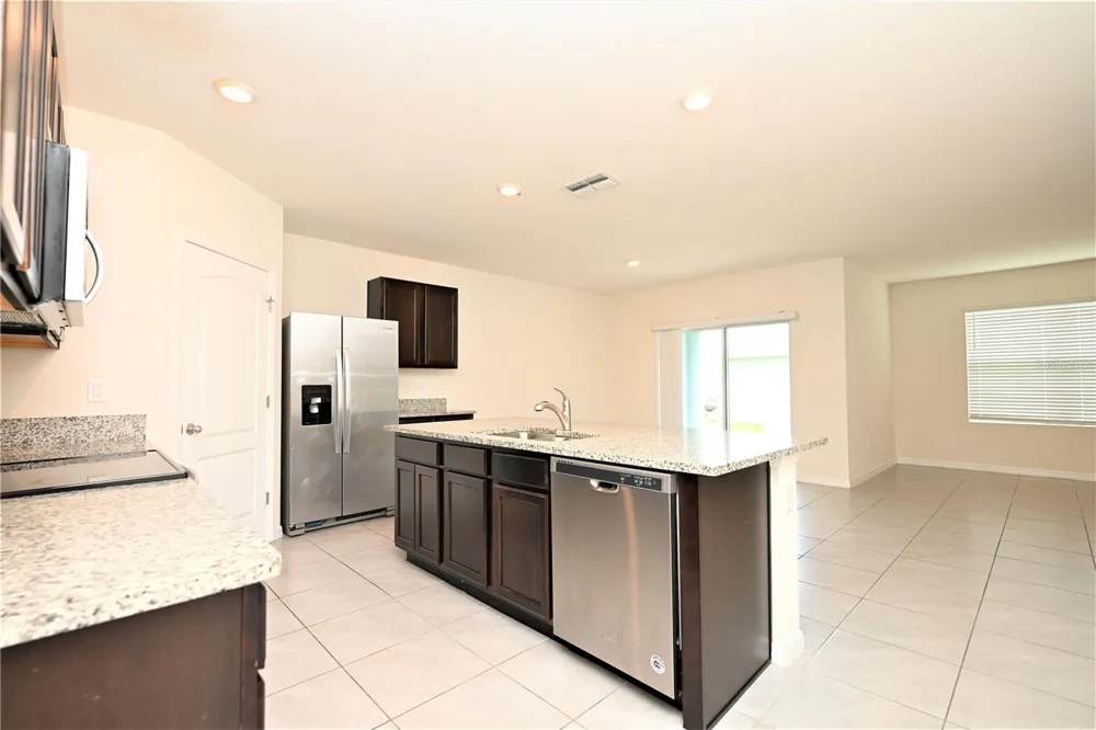 2548 RYLAND FALLS DRIVE Lakeland, FL 33811