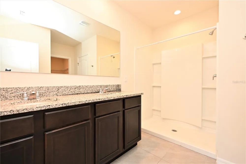2548 RYLAND FALLS DRIVE Lakeland, FL 33811
