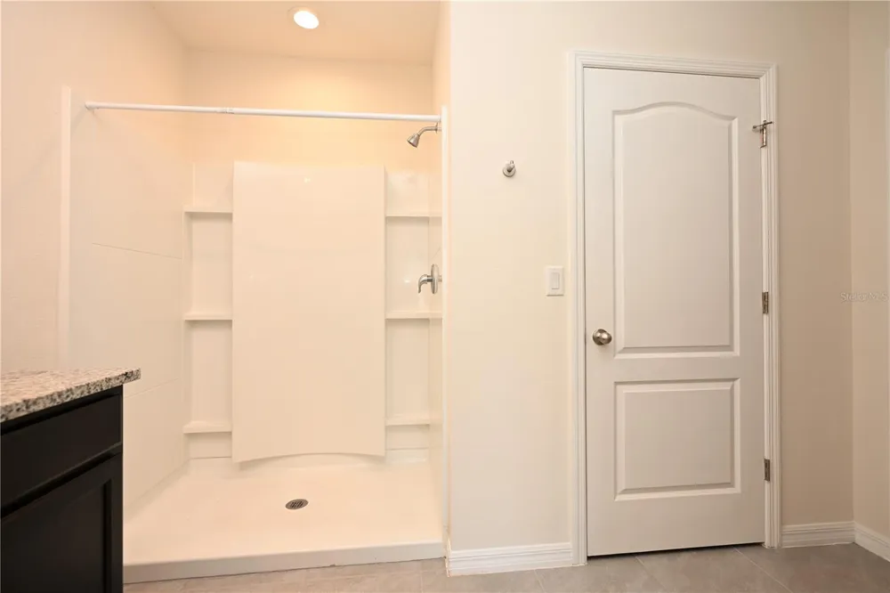 2548 RYLAND FALLS DRIVE Lakeland, FL 33811
