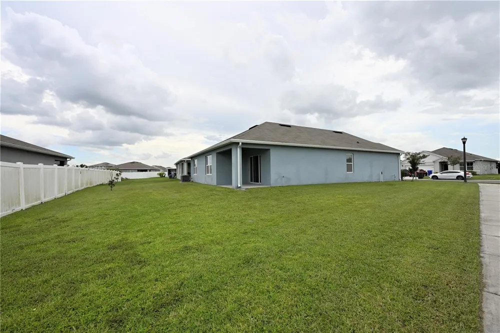 2548 RYLAND FALLS DRIVE Lakeland, FL 33811