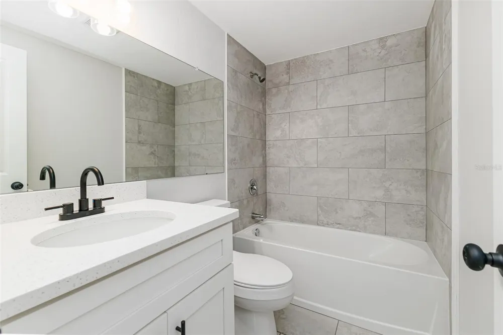 2530 IDLEWILD STREET Lakeland, FL 33801