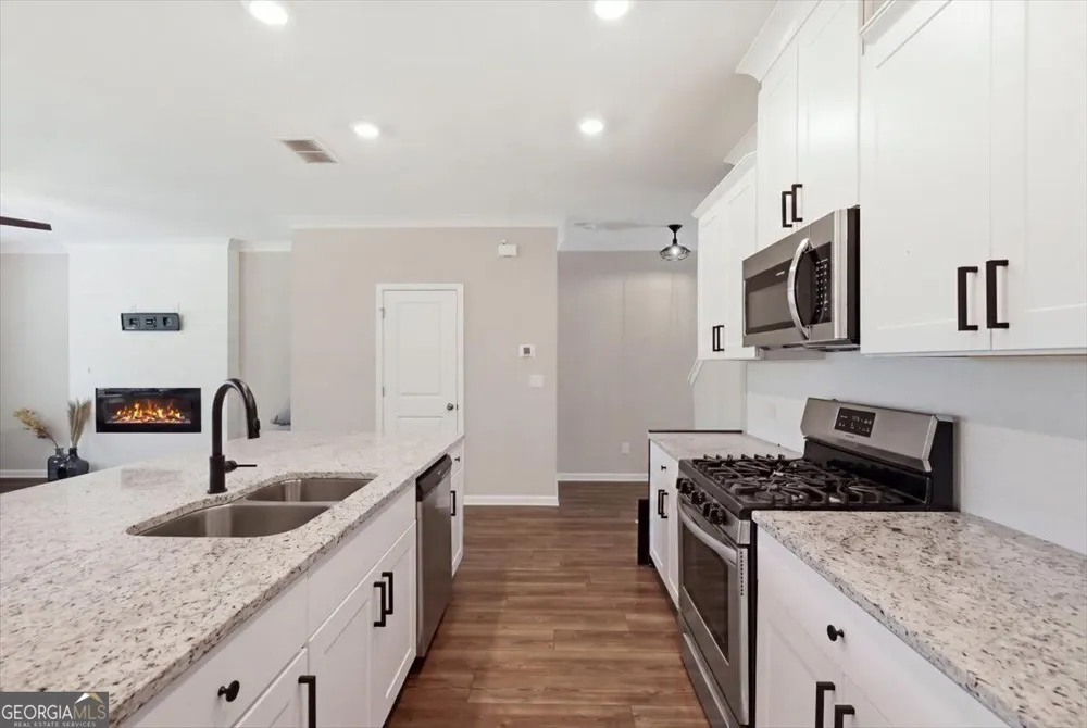 6458 Lanier Harbor LNDG Buford, GA 30518