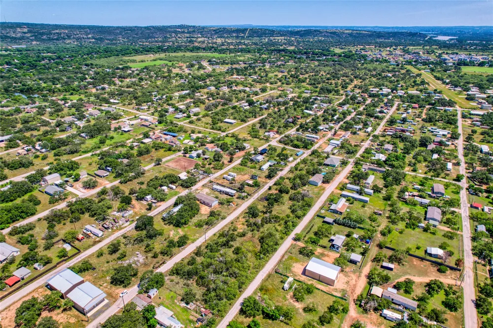 48 Pansy Road Kingsland, TX 78639