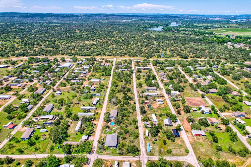 48 Pansy Road Kingsland, TX 78639