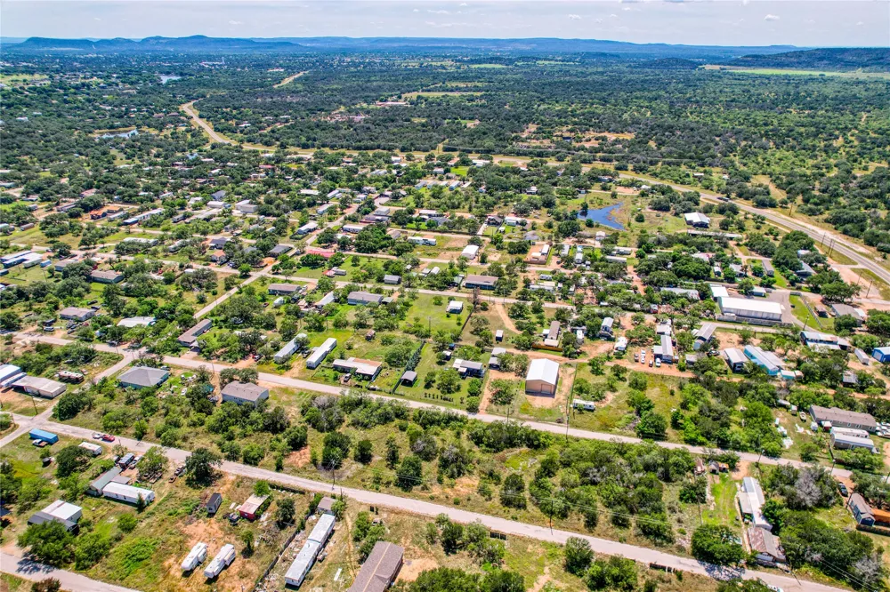 48 Pansy Road Kingsland, TX 78639