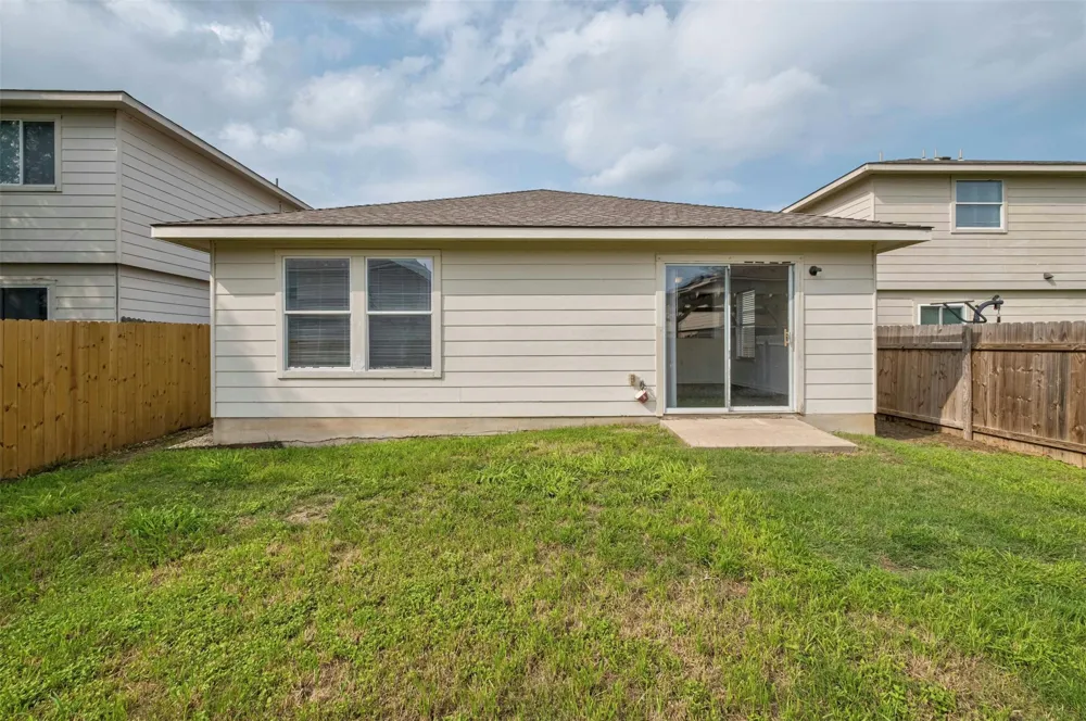 12409 Sky Harbor Drive Del Valle, TX 78617