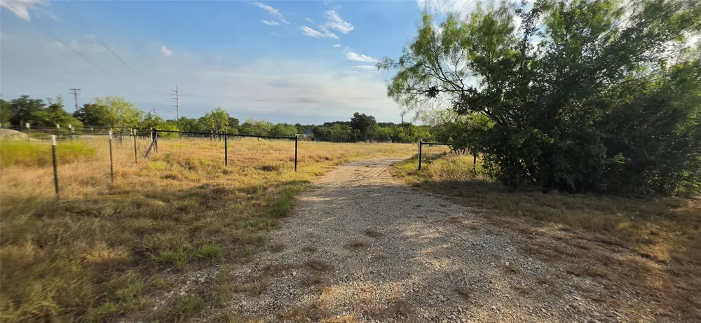 301 County Road 315 Comanche, TX 76442