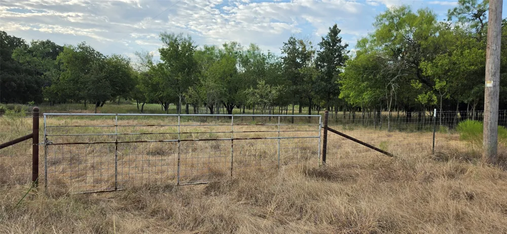 301 County Road 315 Comanche, TX 76442