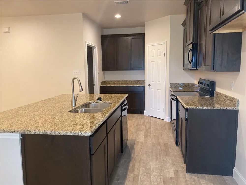 2202 Jones Street Greenville, TX 75401