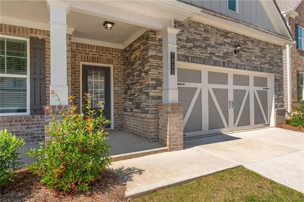 7332 Rocklin Lane Flowery Branch, GA 30542
