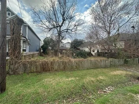 1418 W 24th Street