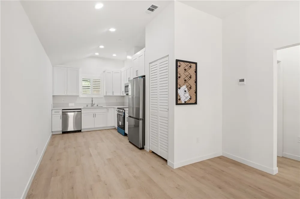 15030 Hesby Street Sherman Oaks, CA 91403