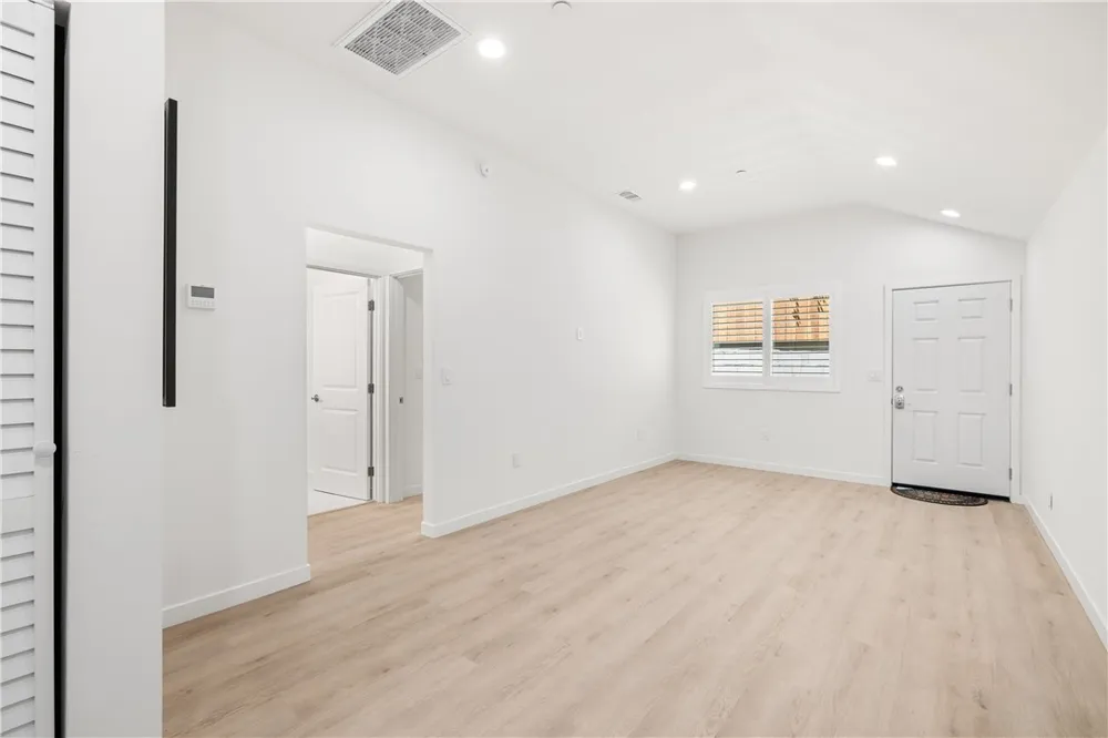 15030 Hesby Street Sherman Oaks, CA 91403