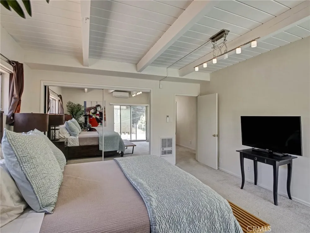 4268 Troost Avenue Studio City, CA 91604