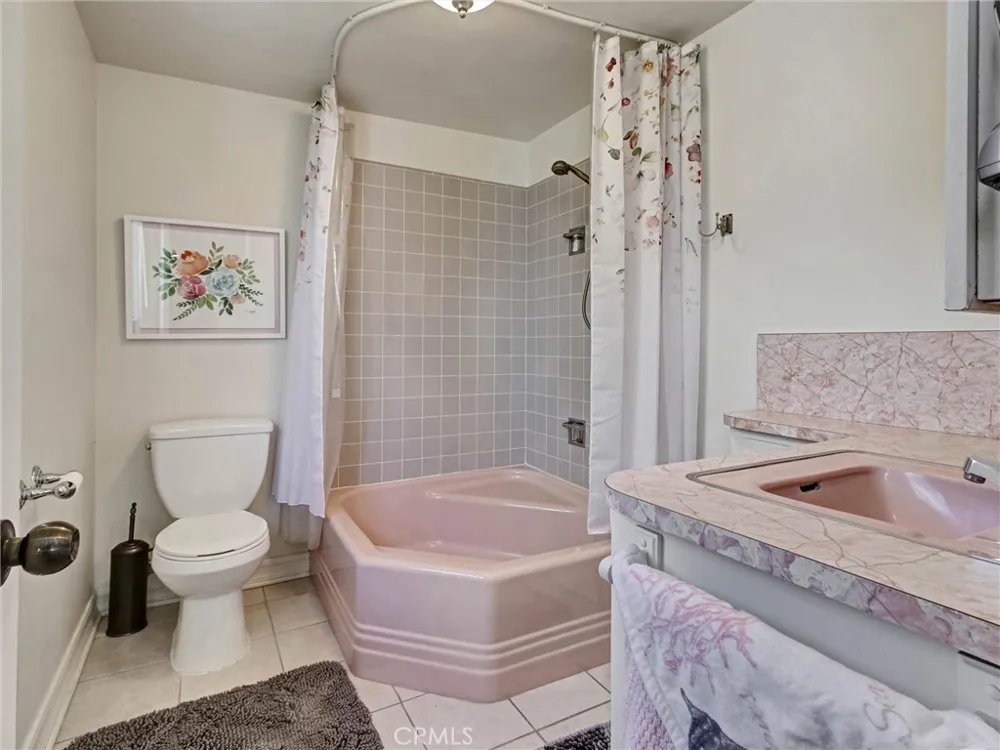 4268 Troost Avenue Studio City, CA 91604