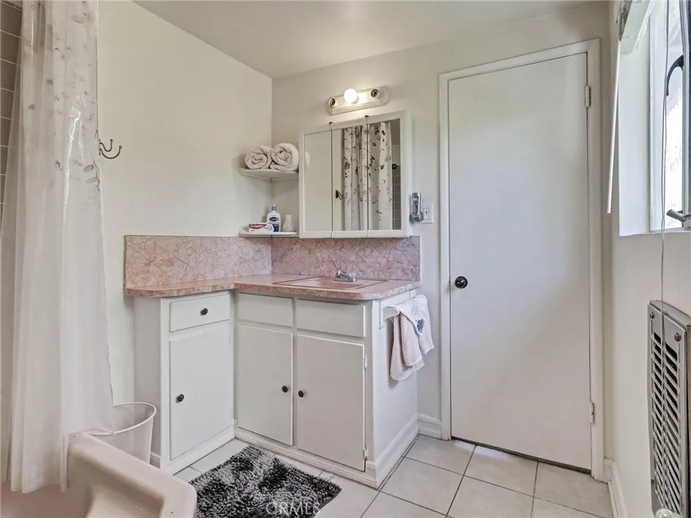 4268 Troost Avenue Studio City, CA 91604