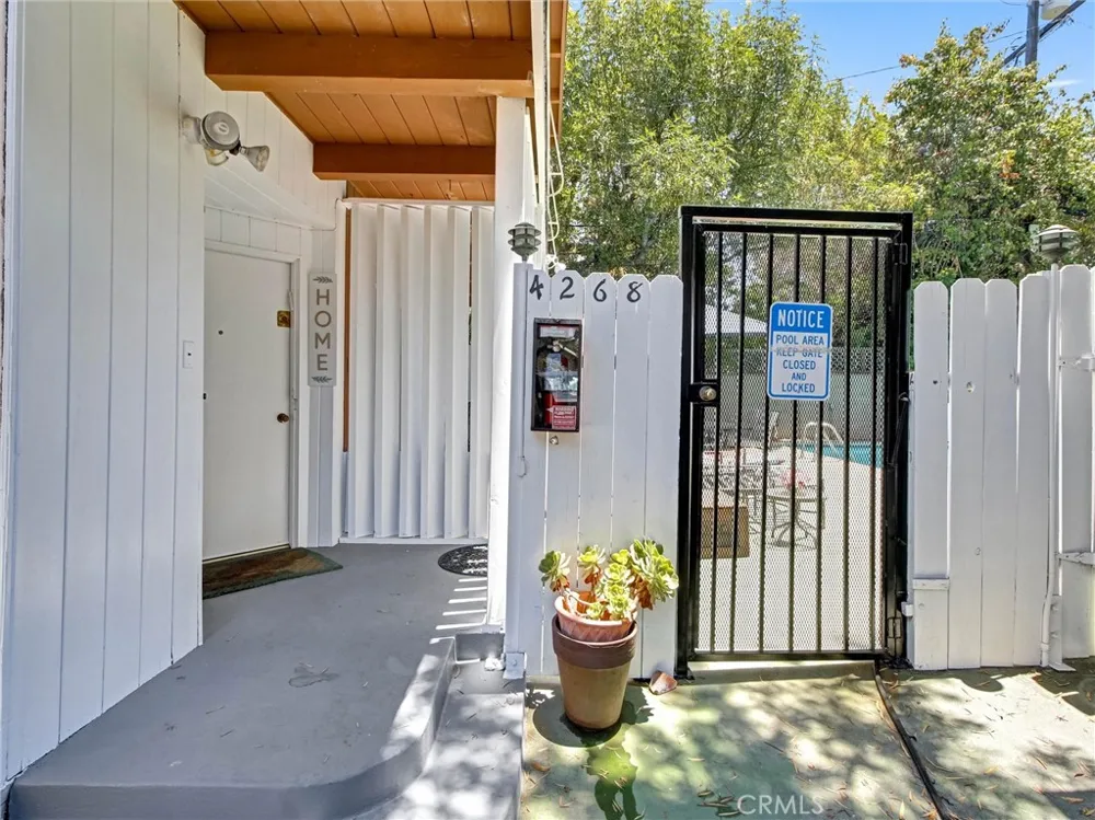 4268 Troost Avenue Studio City, CA 91604