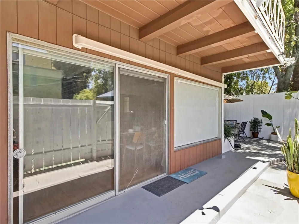 4268 Troost Avenue Studio City, CA 91604