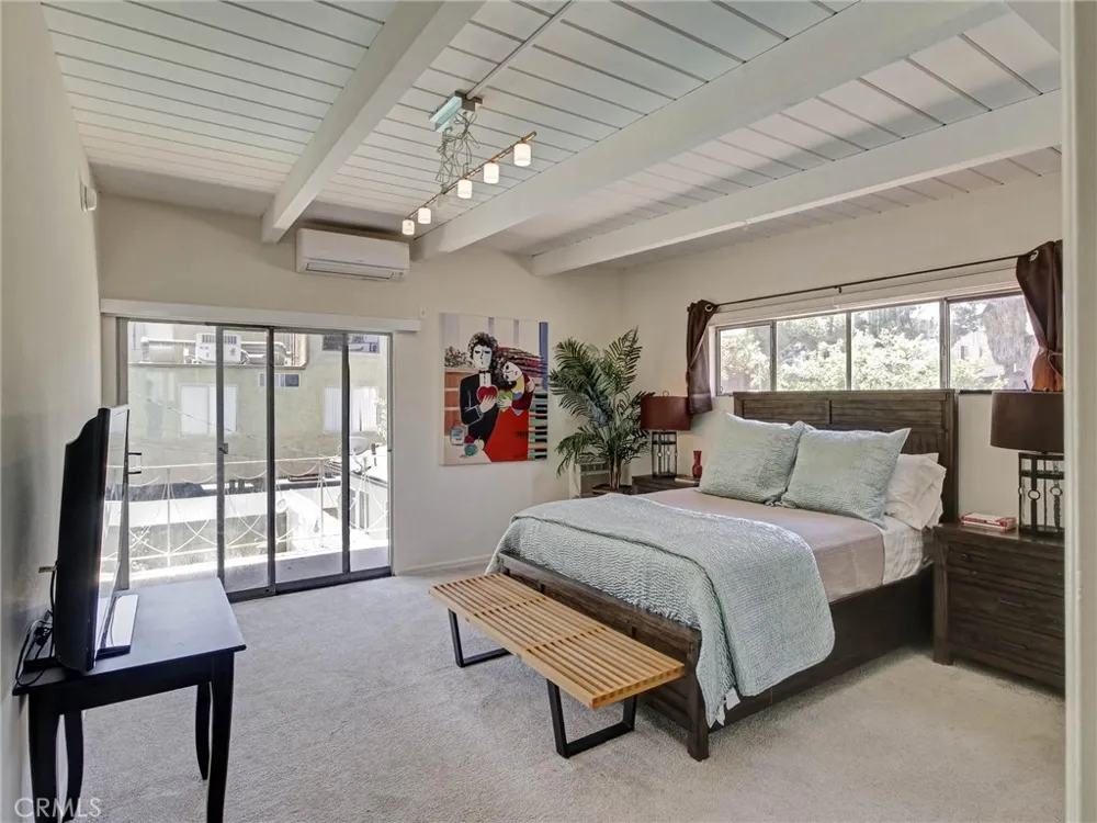 4268 Troost Avenue Studio City, CA 91604