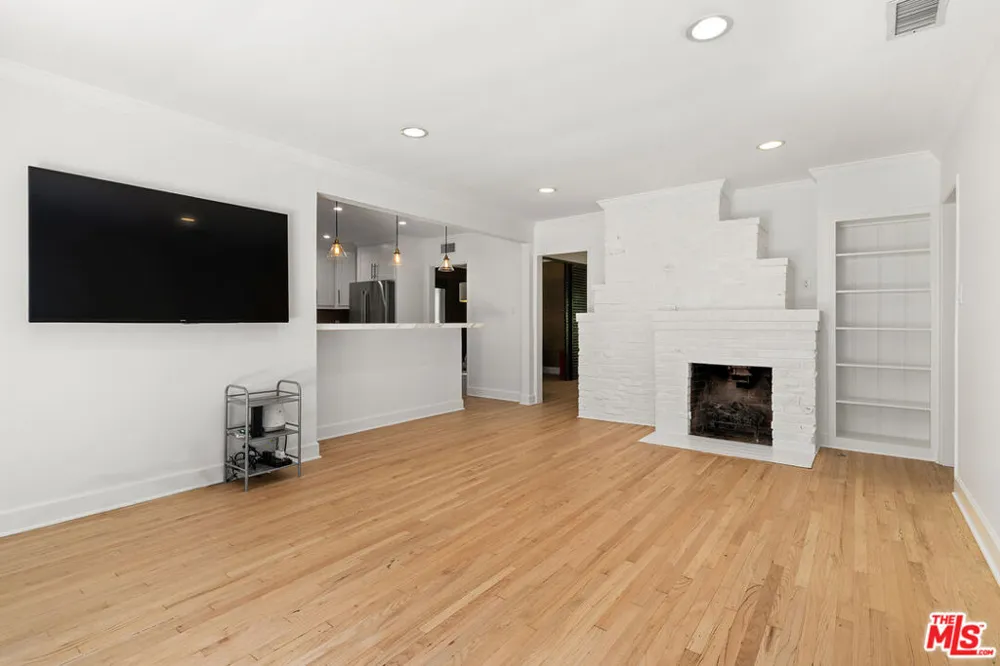 3976 Goodland Avenue Studio City, CA 91604