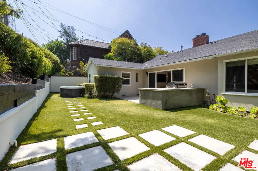 3976 Goodland Avenue Studio City, CA 91604