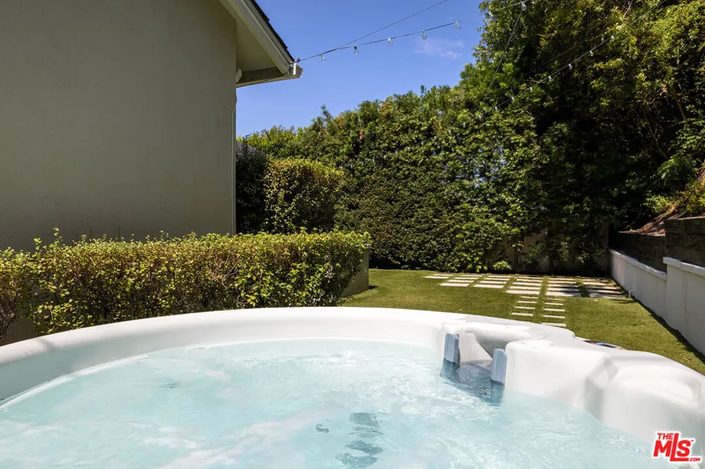 3976 Goodland Avenue Studio City, CA 91604