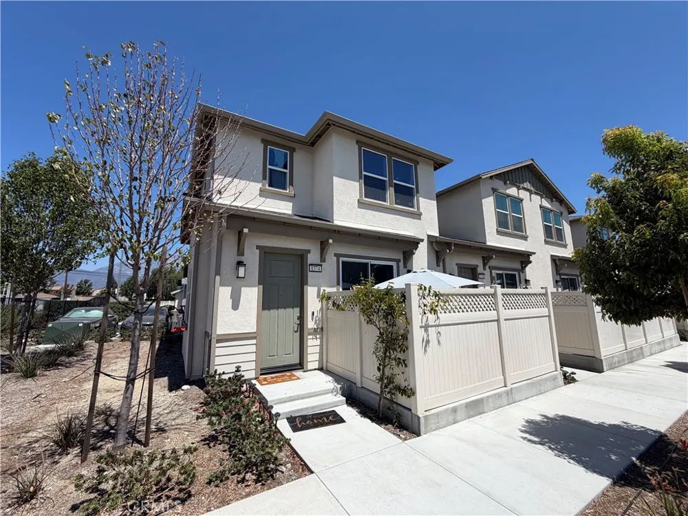 1374 Chervil Way Upland, CA 91786
