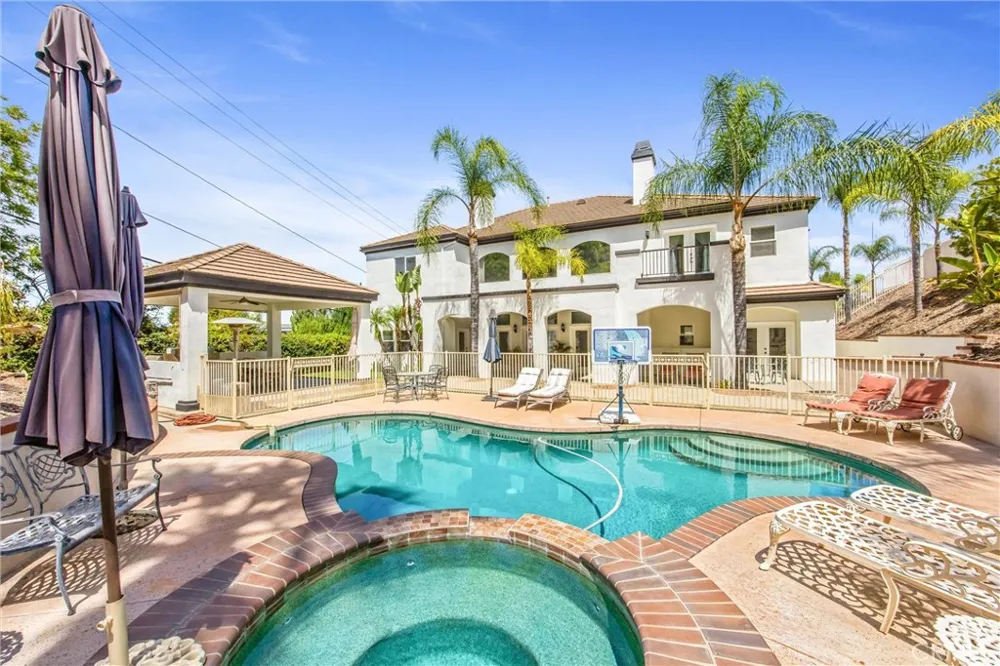 652 Fairway Drive Redlands, CA 92373