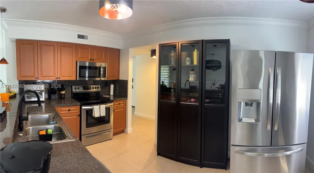 6305 Gage Pl #309A Miami Lakes, FL 33014