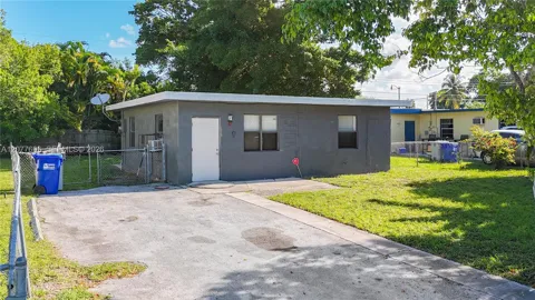 2419 NW 6th Ct