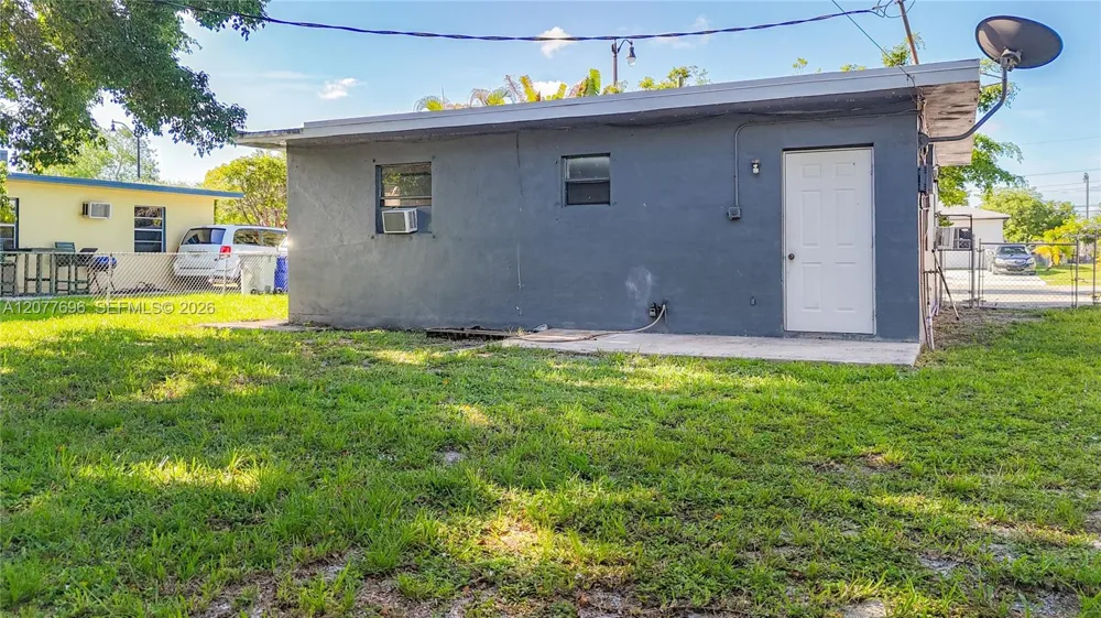 2419 NW 6th Ct Pompano Beach, FL 33069