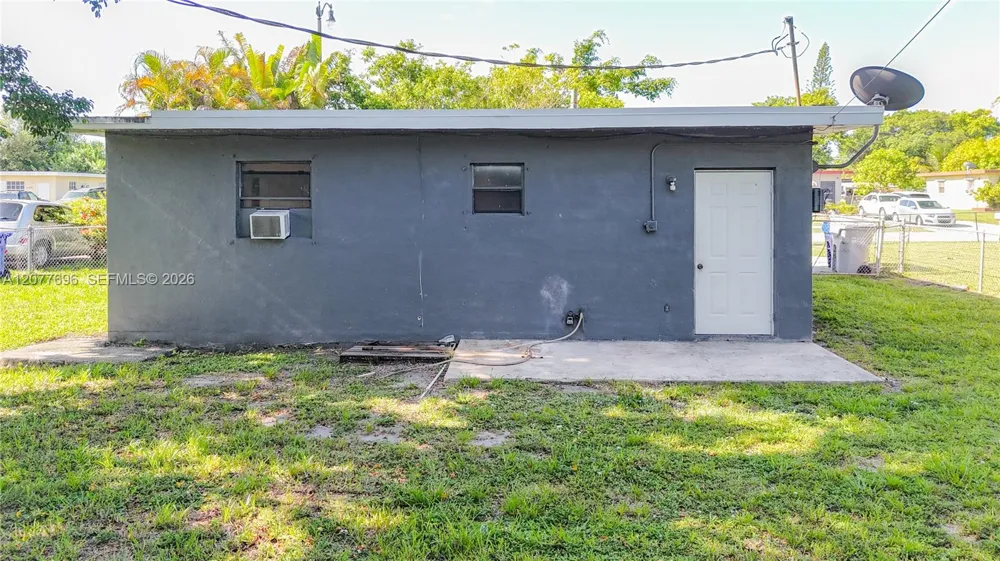 2419 NW 6th Ct Pompano Beach, FL 33069