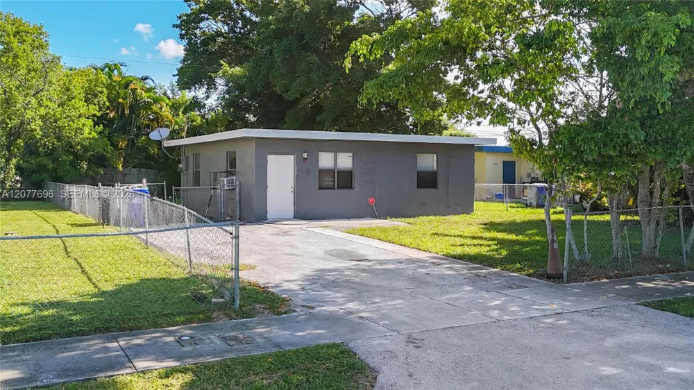 2419 NW 6th Ct Pompano Beach, FL 33069