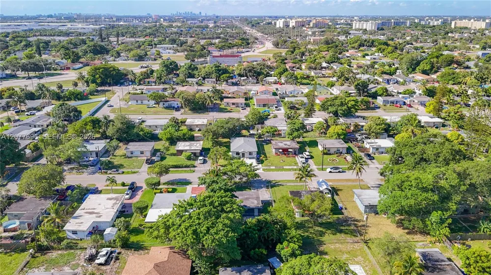 2419 NW 6th Ct Pompano Beach, FL 33069