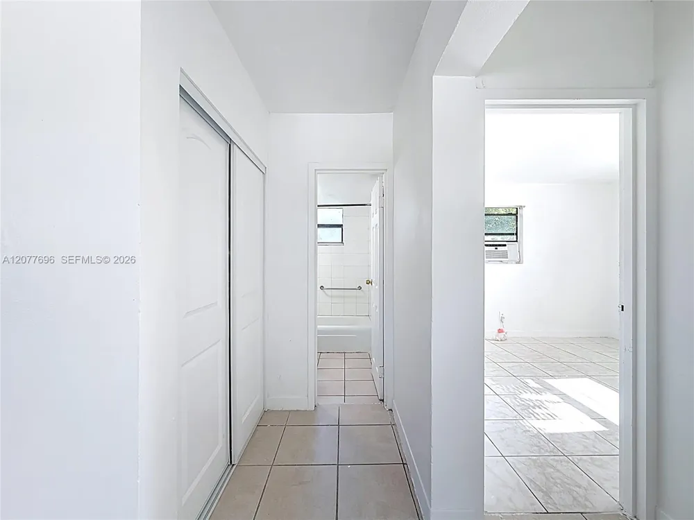 2419 NW 6th Ct Pompano Beach, FL 33069