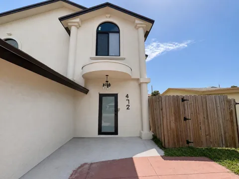 472 NW 2ND TERRACE