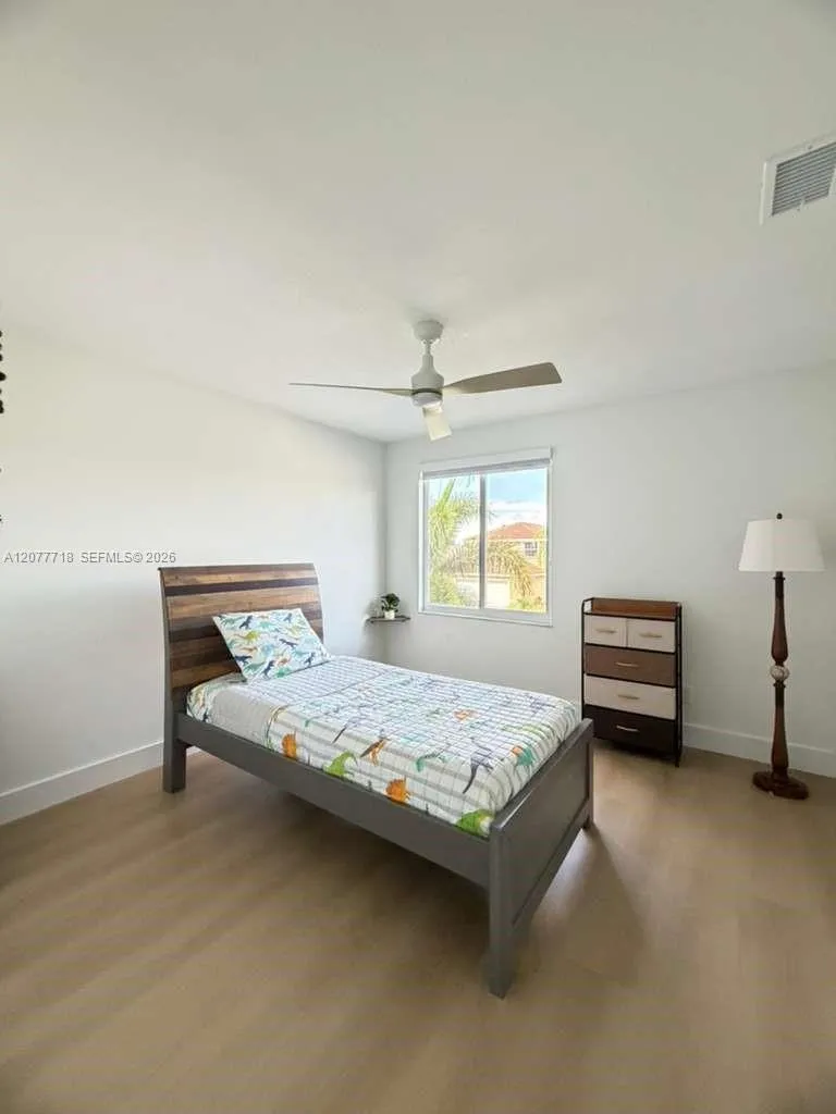 1920 NW 182nd Ter Pembroke Pines, FL 33029