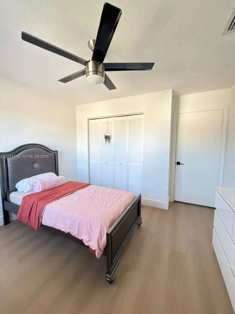 1920 NW 182nd Ter Pembroke Pines, FL 33029