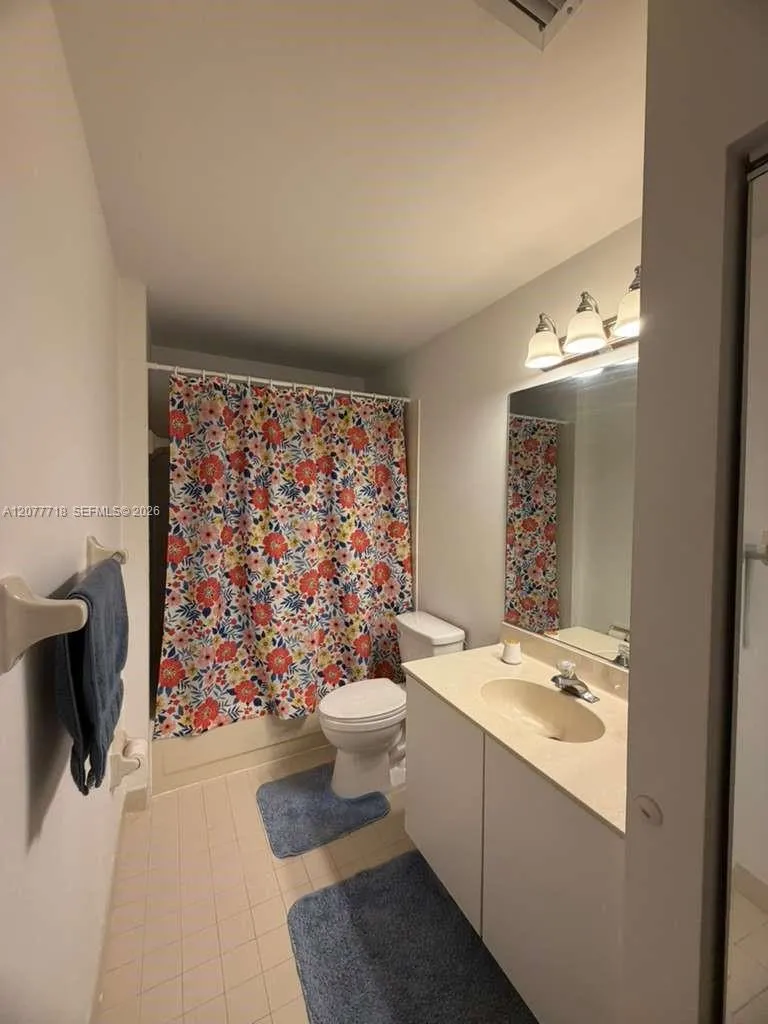 1920 NW 182nd Ter Pembroke Pines, FL 33029