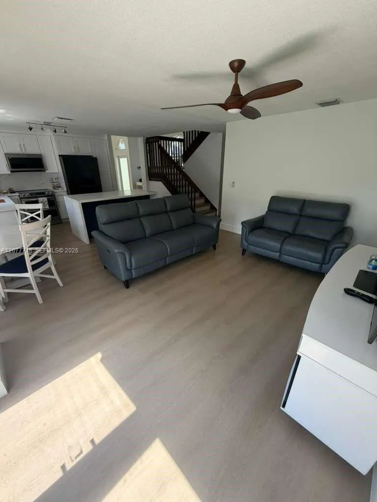 1920 NW 182nd Ter Pembroke Pines, FL 33029