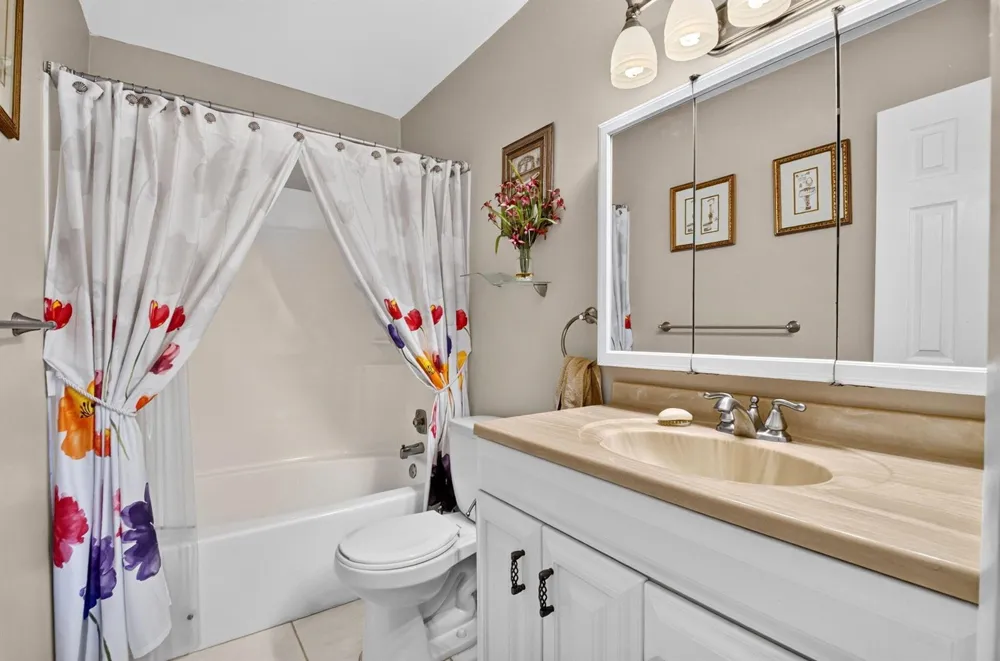 226 LAKE CONSTANCE DRIVE #226 West Palm Beach, FL 33411