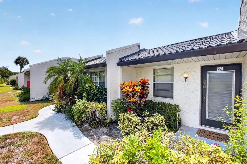 226 LAKE CONSTANCE DRIVE #226 West Palm Beach, FL 33411