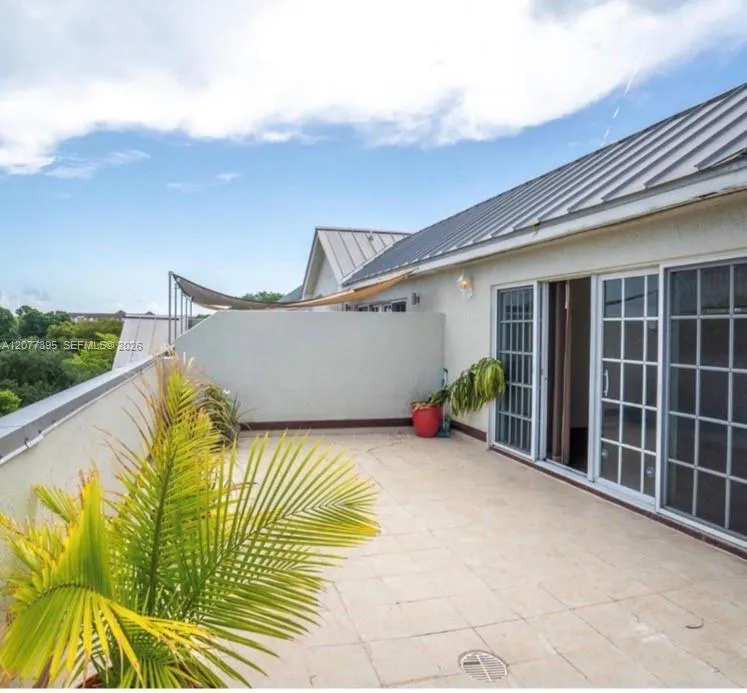 2685 NE 9th Ave #4 Wilton Manors, FL 33334